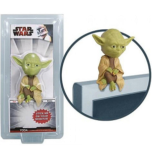 tete yoda assis